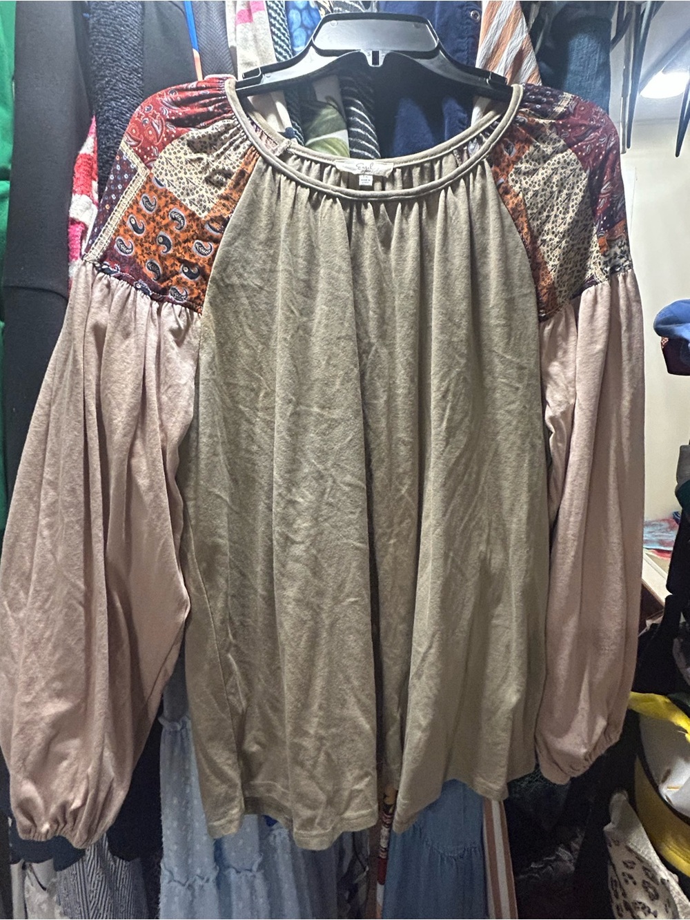 Easel Bubble sleeve top